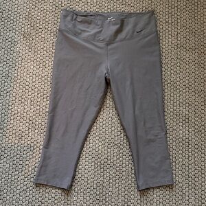 Nike Athletic Dri-Fit Gray Cropped Leggings